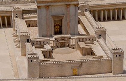 משיח וגאולה – "והוא יגאלנו" – על הרבי הקודם או הרבי?